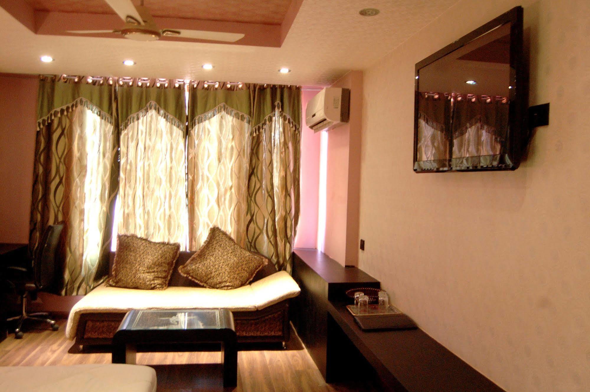 Oaktel Hotel Grand Shiva Near Ganga Ghat Haridwār Exteriér fotografie